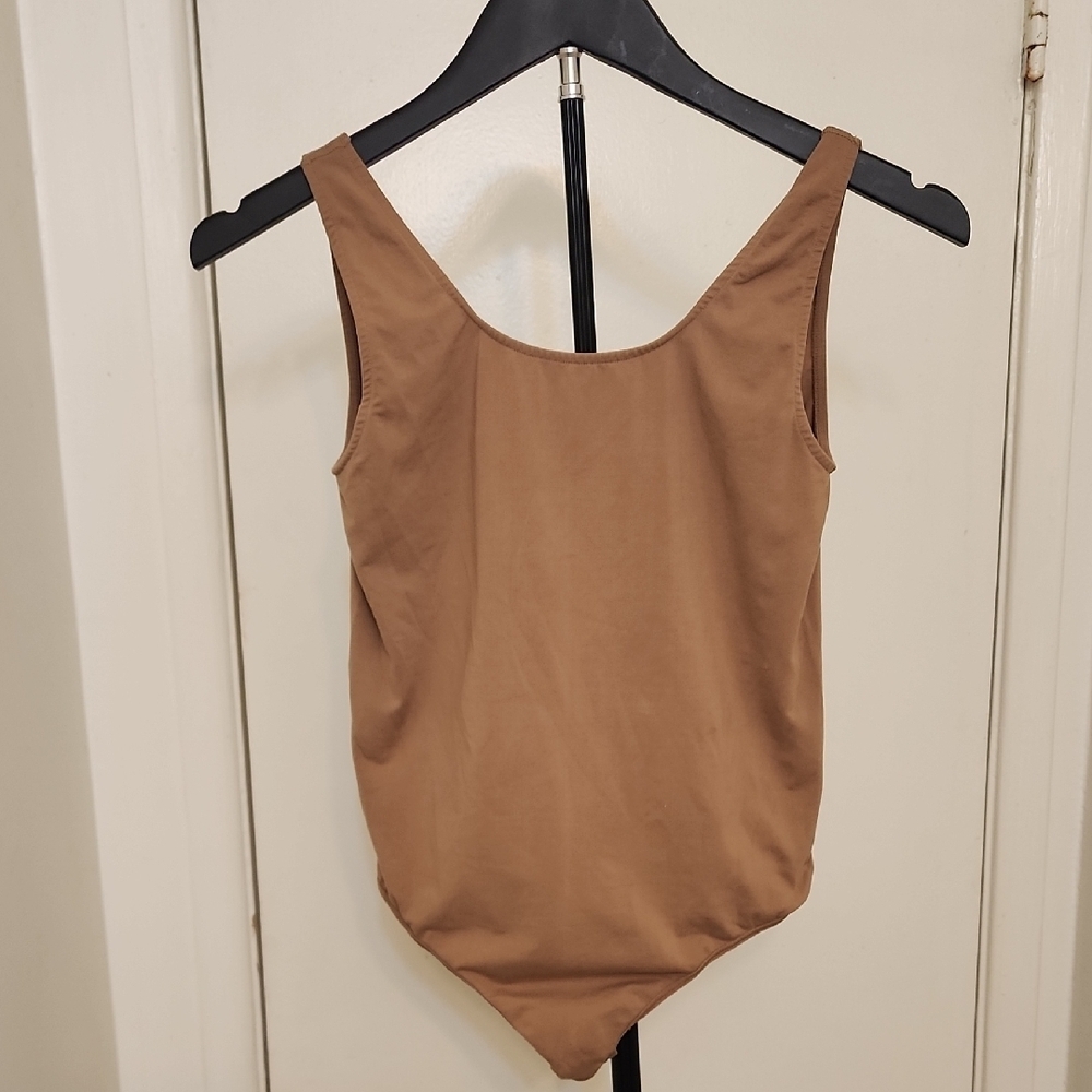 SKIMS Sculpting Bodysuit Brown | Sleeveless Scoop Neck | Size M - Picture 2 of 7
